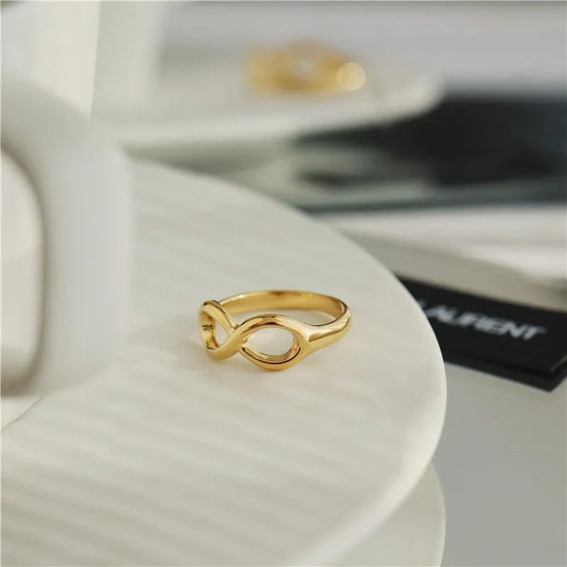 Korean Hollow Infinity Symbol Rings for Women Simple Fashion Stainless Steel 18K Gold Plated Finger Jewelry for Party Gifts