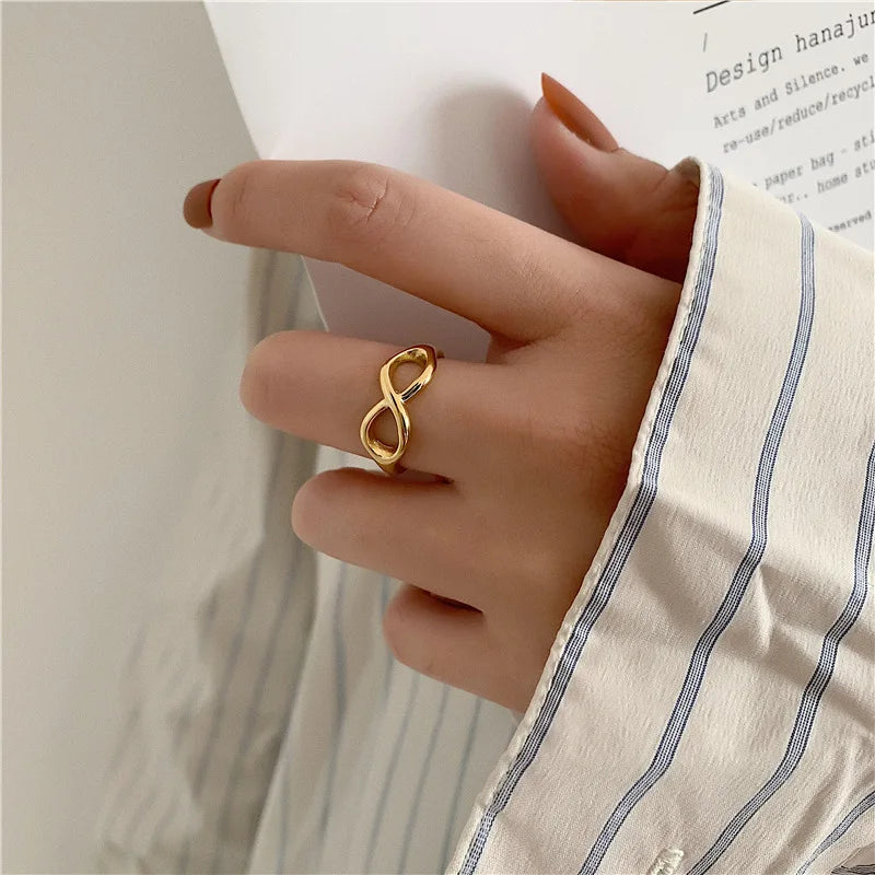Korean Hollow Infinity Symbol Rings for Women Simple Fashion Stainless Steel 18K Gold Plated Finger Jewelry for Party Gifts