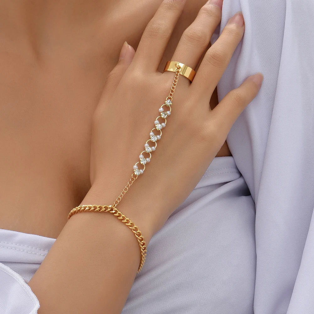 Creative Butterfly Link Chain Bracelet Connected Finger Ring Bangle Bracelets for Women Linked Hand Harness Couple Jewelry Gifts