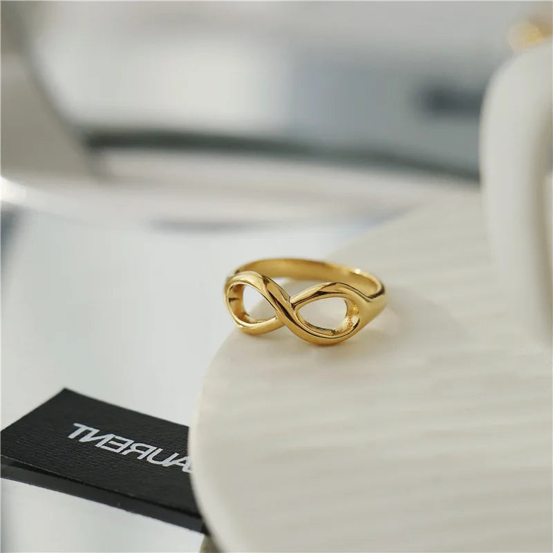 Korean Hollow Infinity Symbol Rings for Women Simple Fashion Stainless Steel 18K Gold Plated Finger Jewelry for Party Gifts