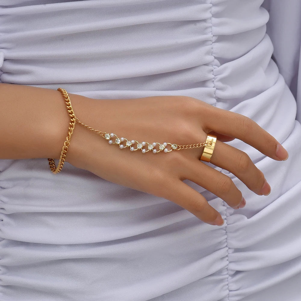Creative Butterfly Link Chain Bracelet Connected Finger Ring Bangle Bracelets for Women Linked Hand Harness Couple Jewelry Gifts