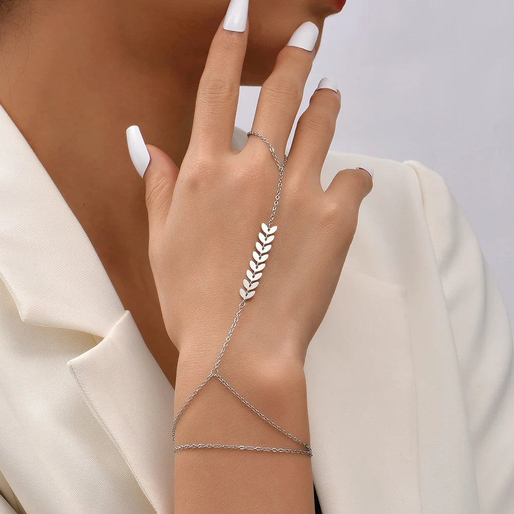 Creative Butterfly Link Chain Bracelet Connected Finger Ring Bangle Bracelets for Women Linked Hand Harness Couple Jewelry Gifts