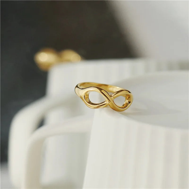Korean Hollow Infinity Symbol Rings for Women Simple Fashion Stainless Steel 18K Gold Plated Finger Jewelry for Party Gifts