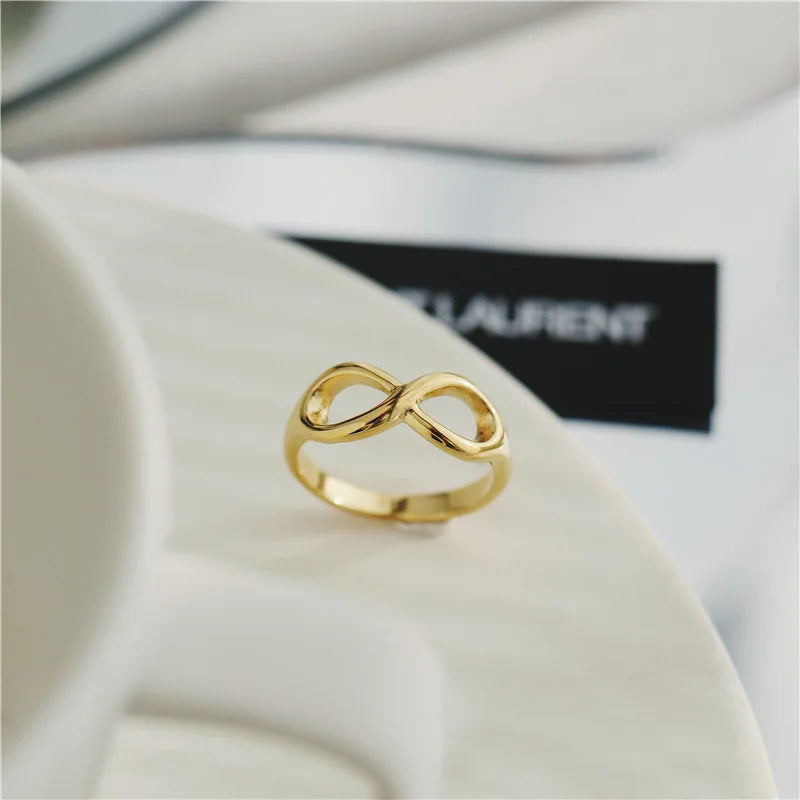 Korean Hollow Infinity Symbol Rings for Women Simple Fashion Stainless Steel 18K Gold Plated Finger Jewelry for Party Gifts