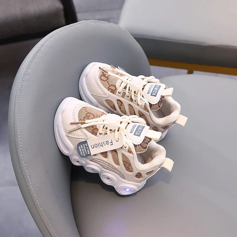 Child Fashion Sport Shoes Summer Luminous Fashion Breathable Kids Boys Net Shoes Girls LED Sneakers with Light Running Shoes